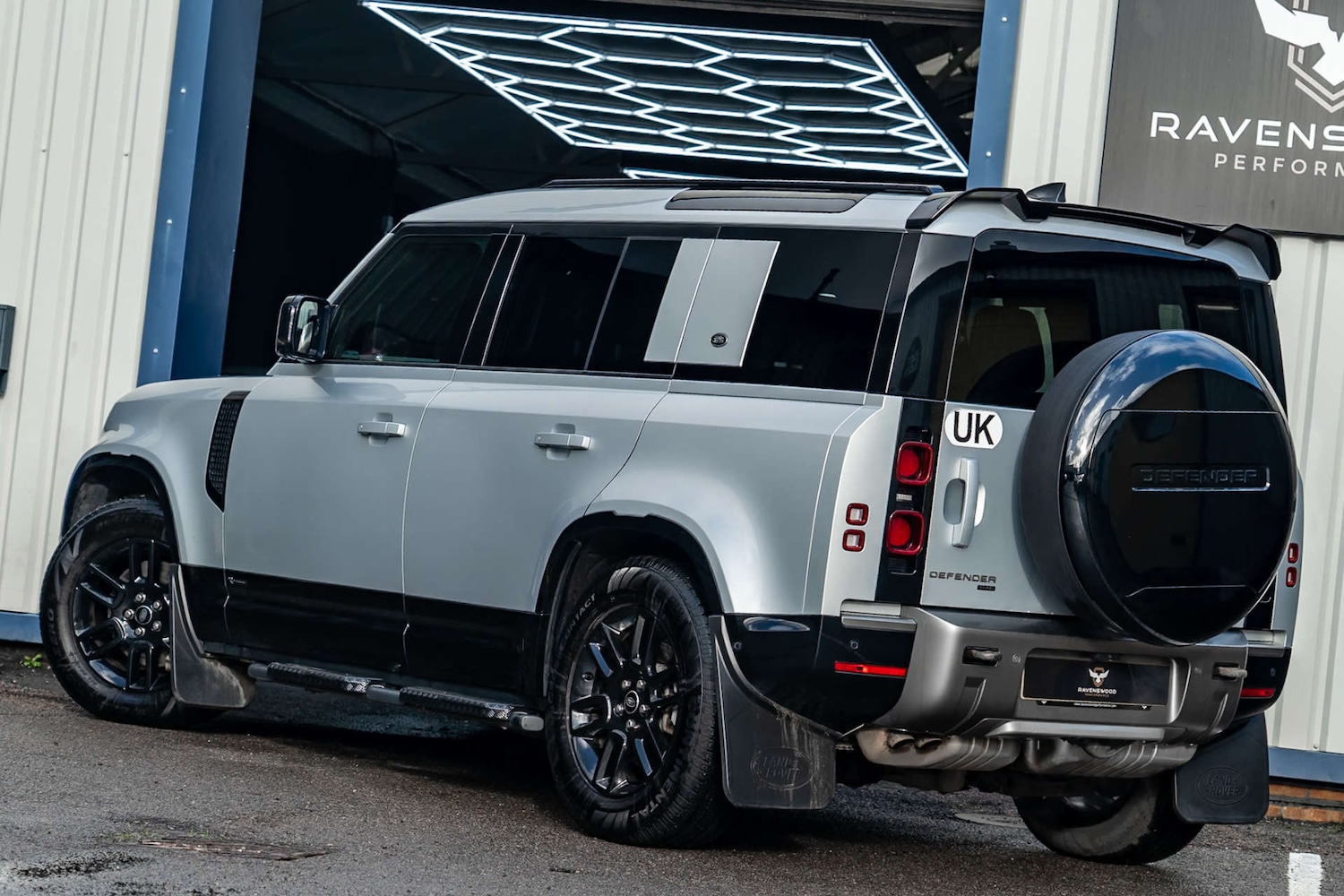 Used Land Rover Defender 2021 for sale - 77228432: Photo 31