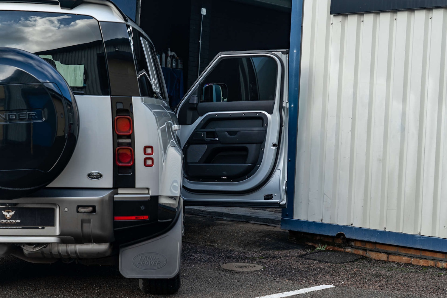 Used Land Rover Defender 2021 for sale - 77228432: Photo 8