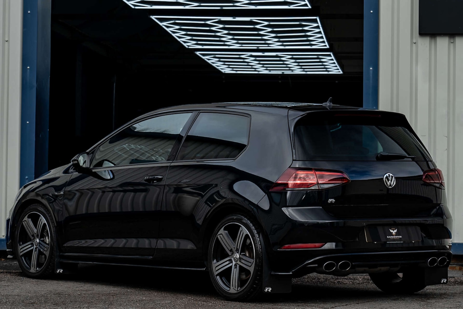 Used Volkswagen Golf 2017 for sale - 77353619: Photo 2