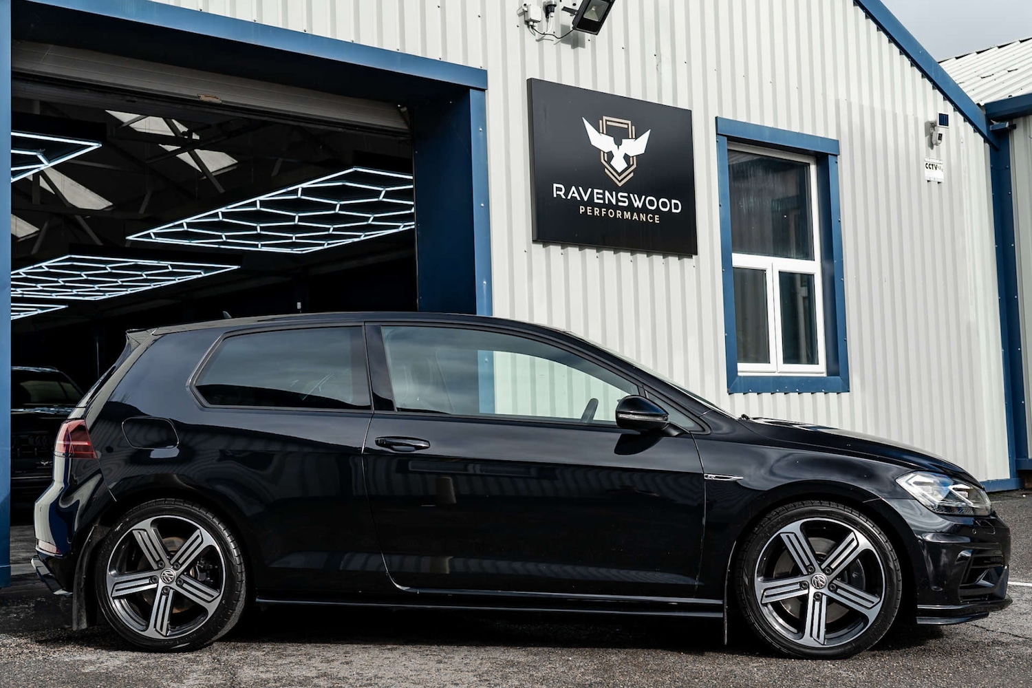 Used Volkswagen Golf 2017 for sale - 77353619: Photo 3