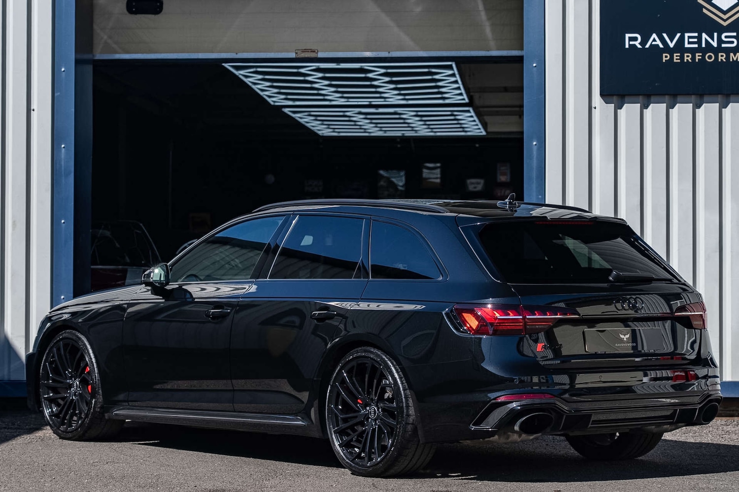 Used Audi RS4 2023 for sale - 78154385: Photo 2