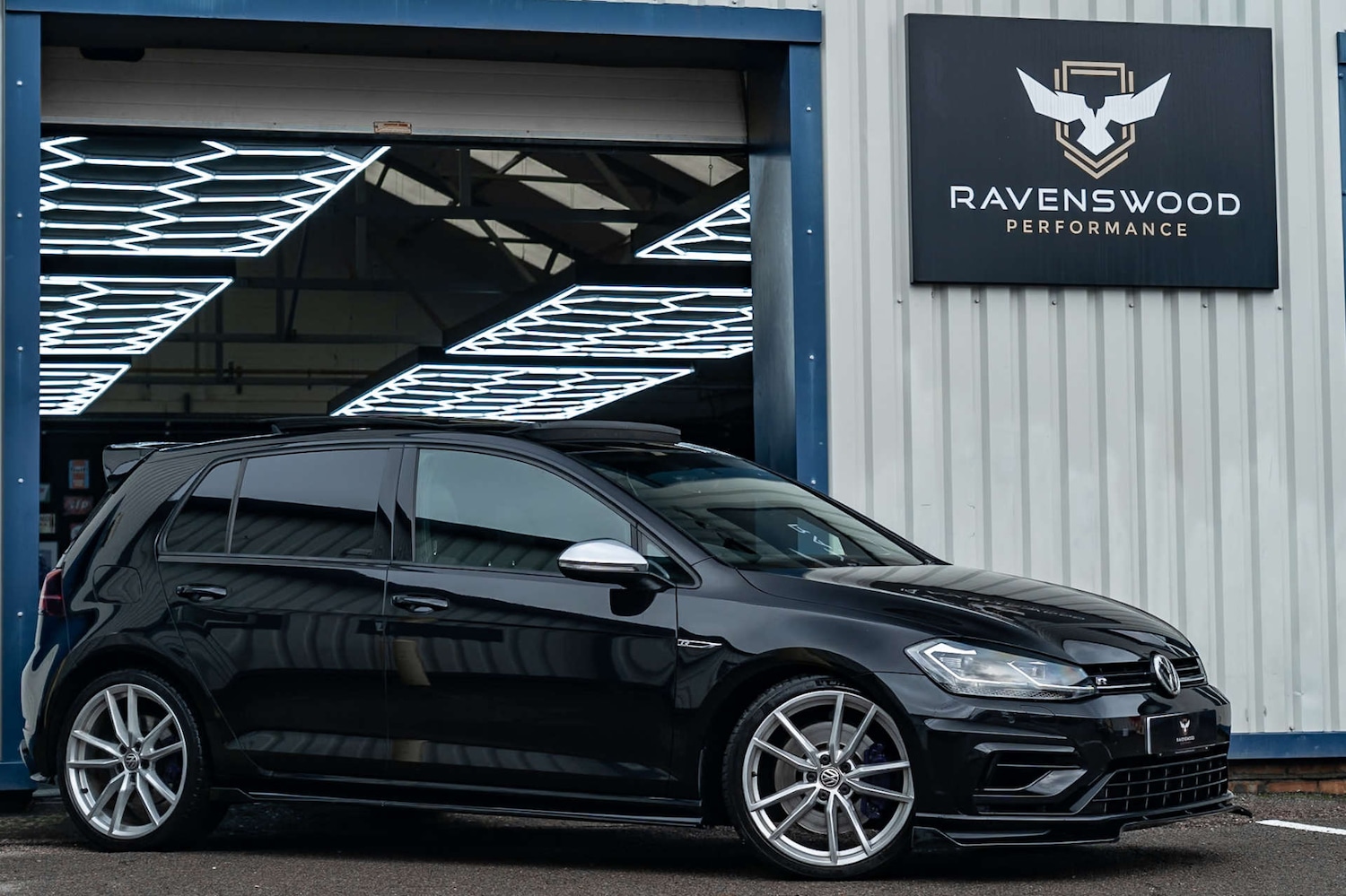 Used Volkswagen Golf 2017 for sale - 76861627: Photo 1