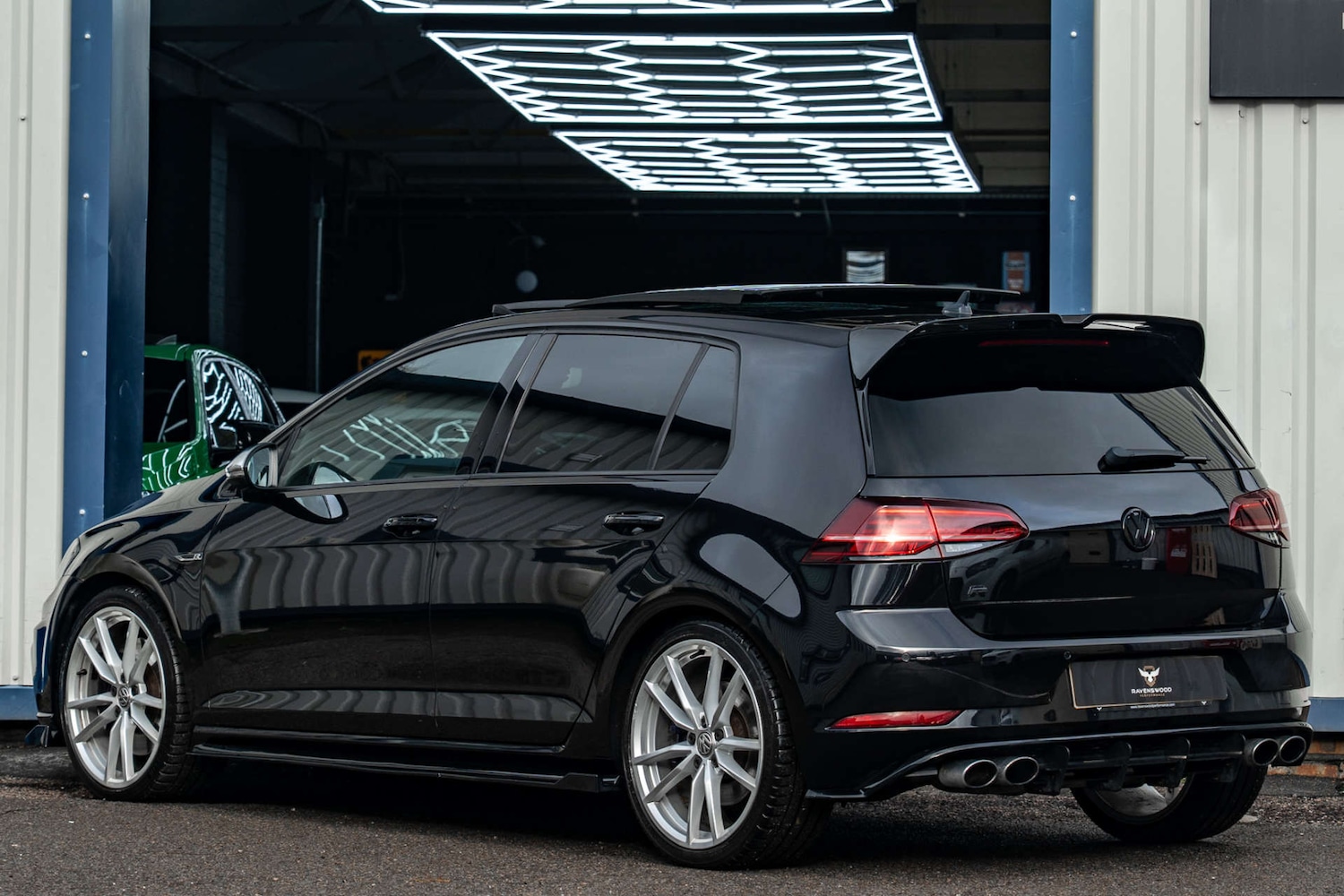 Used Volkswagen Golf 2017 for sale - 76861627: Photo 2