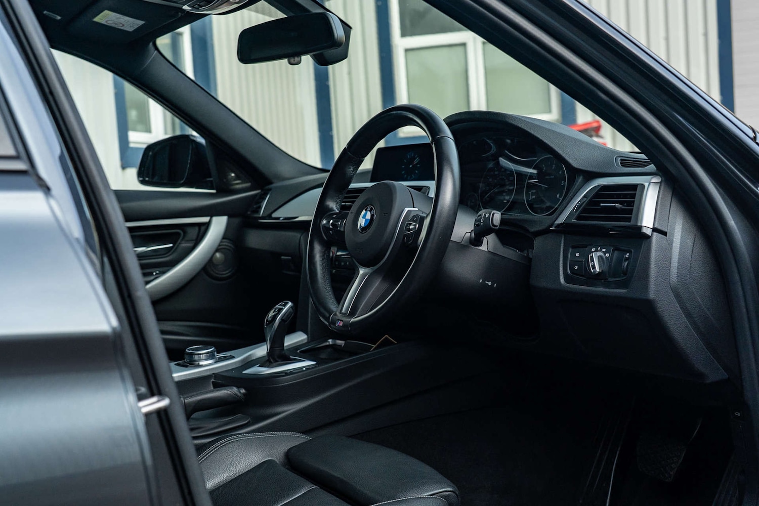 Used BMW 3 Series 2017 for sale - 76471364: Photo 11