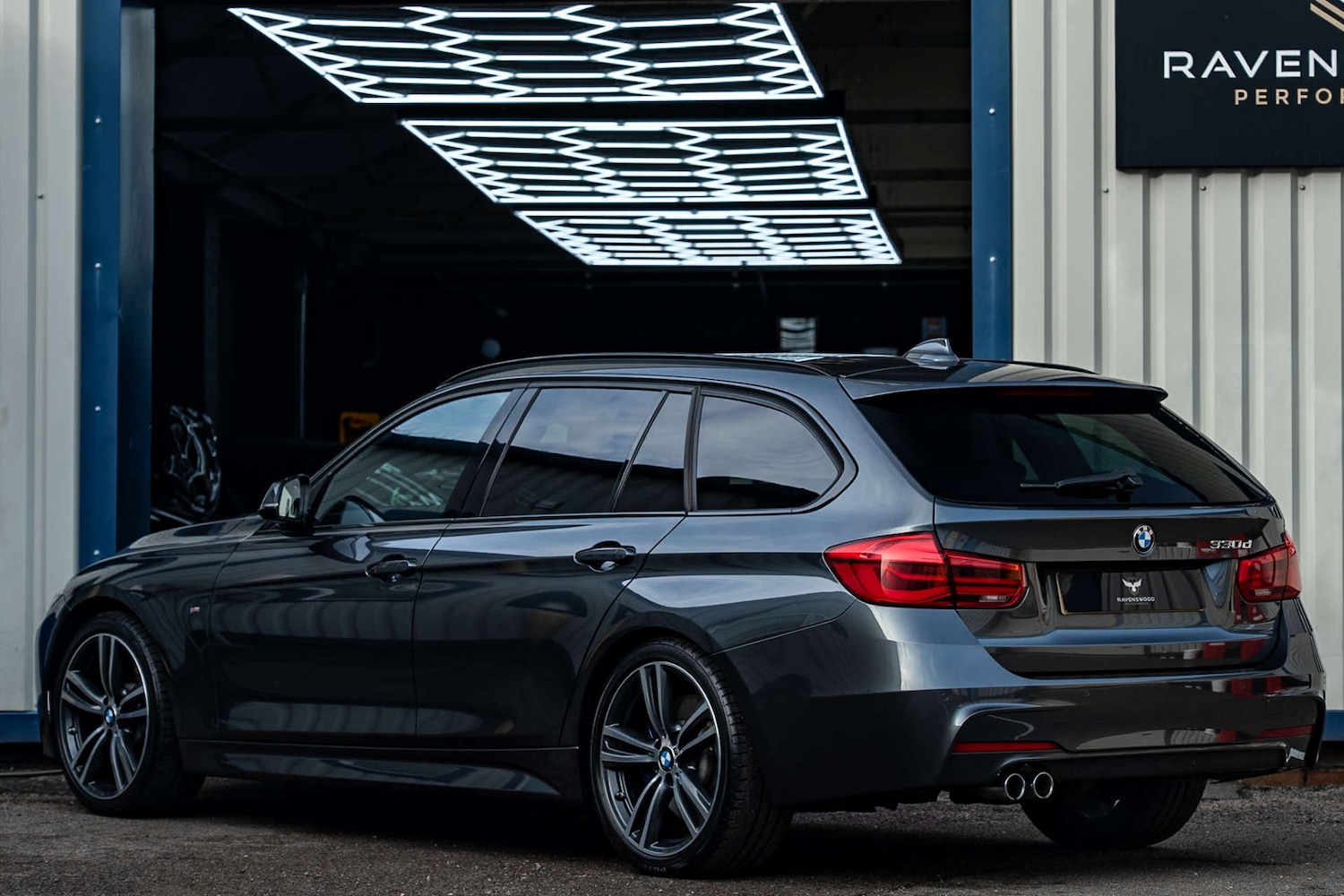 Used BMW 3 Series 2017 for sale - 76471364: Photo 2