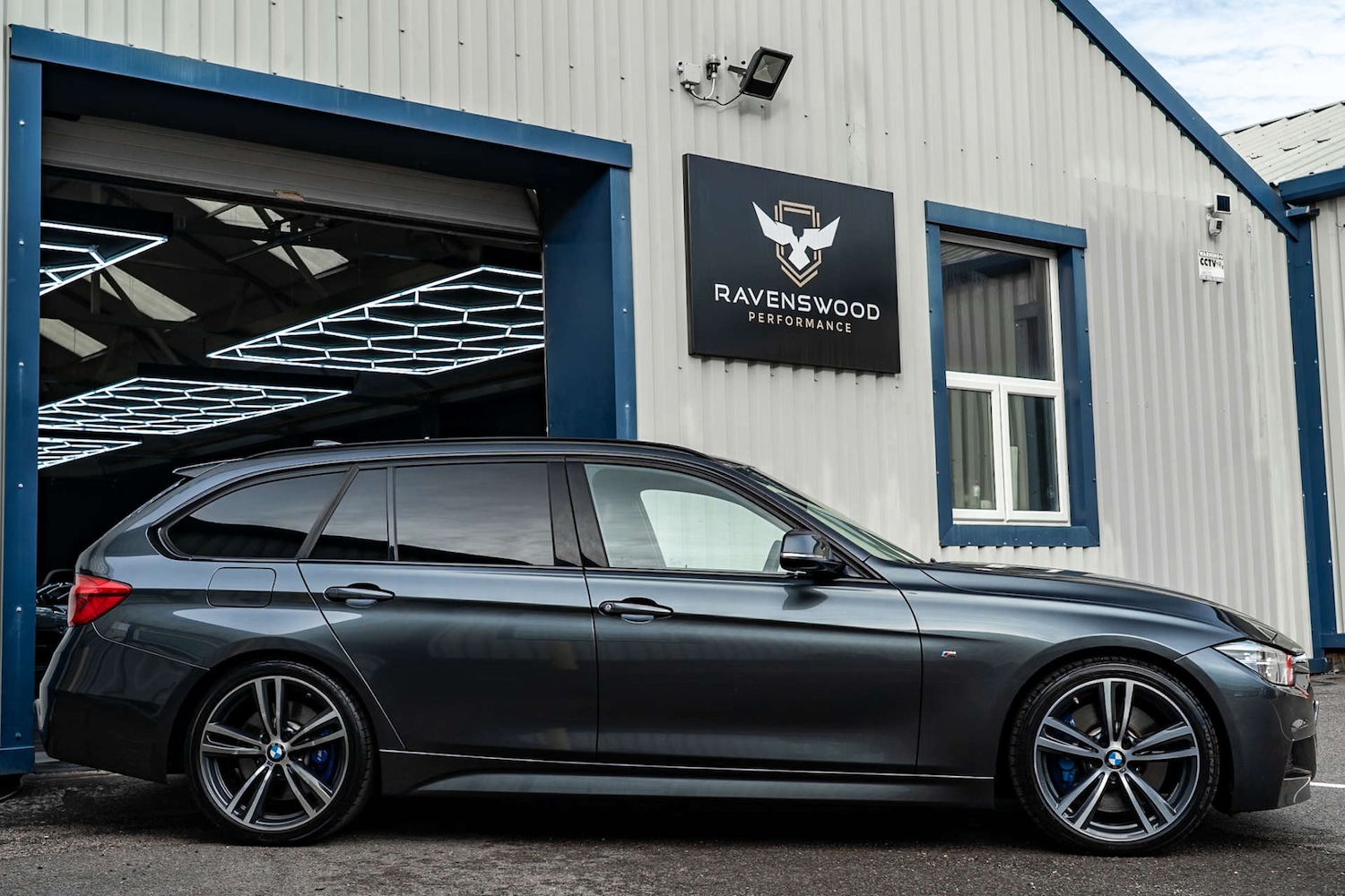 Used BMW 3 Series 2017 for sale - 76471364: Photo 3