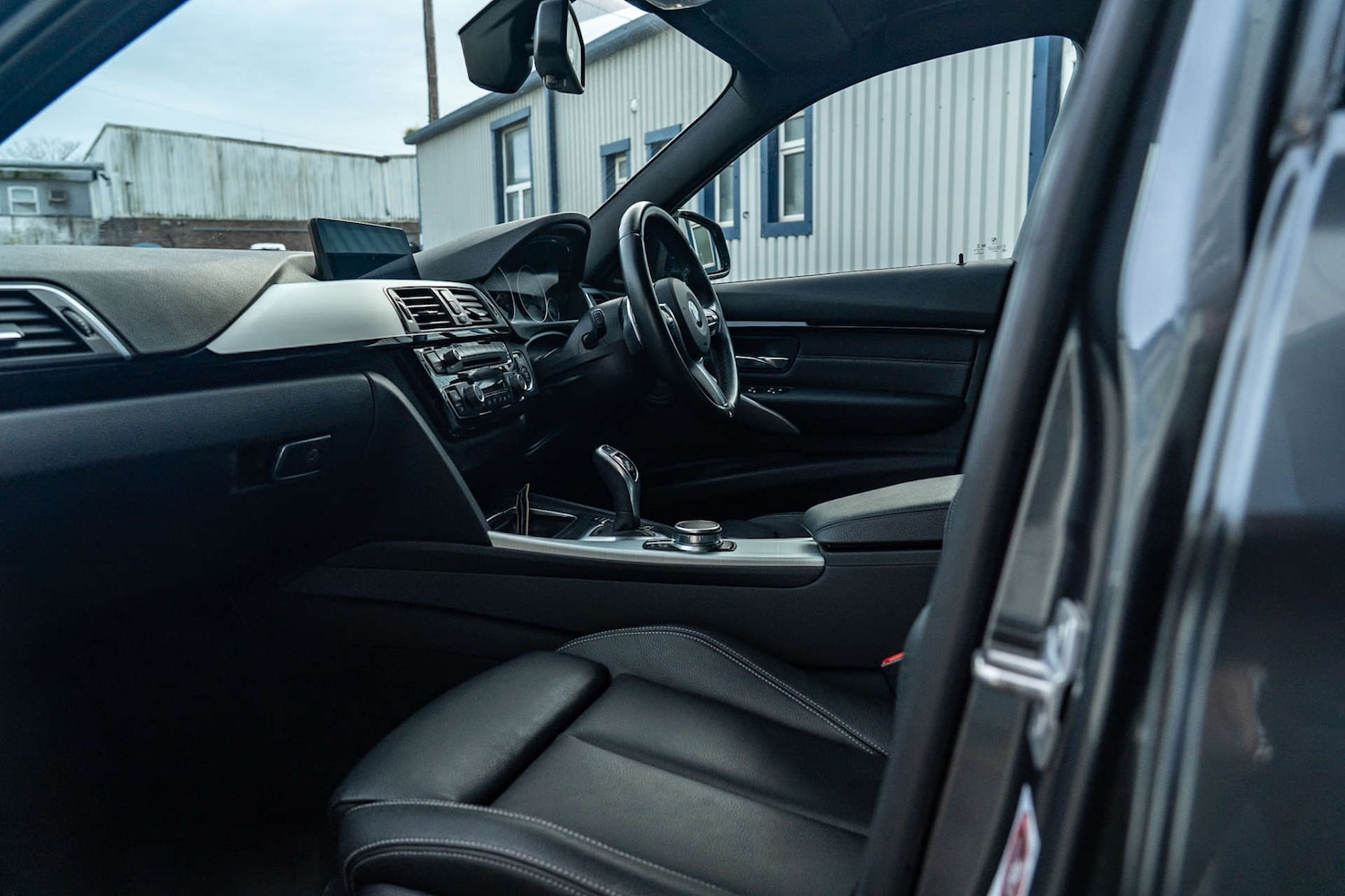 Used BMW 3 Series 2017 for sale - 76471364: Photo 9