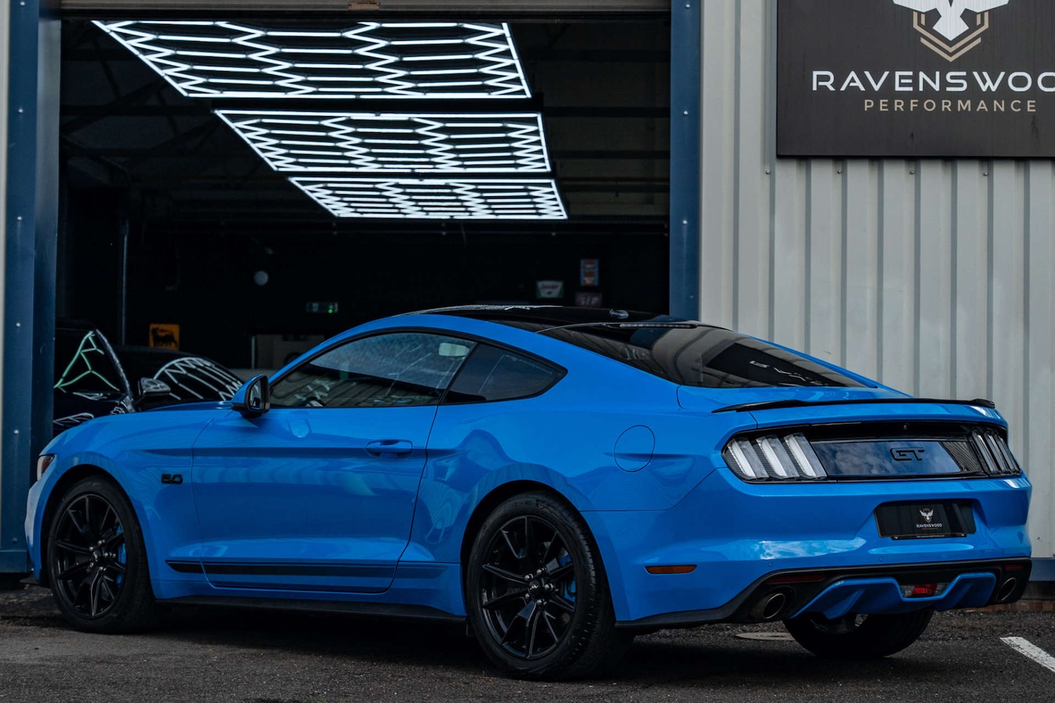 Used Ford Mustang 2018 for sale - 76340737: Photo 2