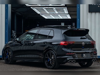 Used Volkswagen Golf 2024 for sale - 76830104: Photo