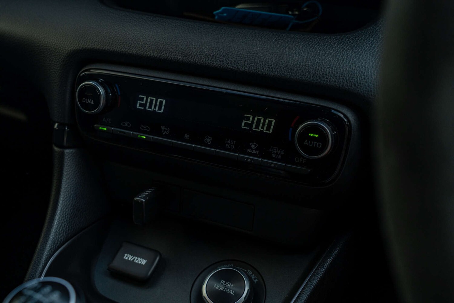 Used Toyota Yaris 2021 for sale - 77370944: Photo 15