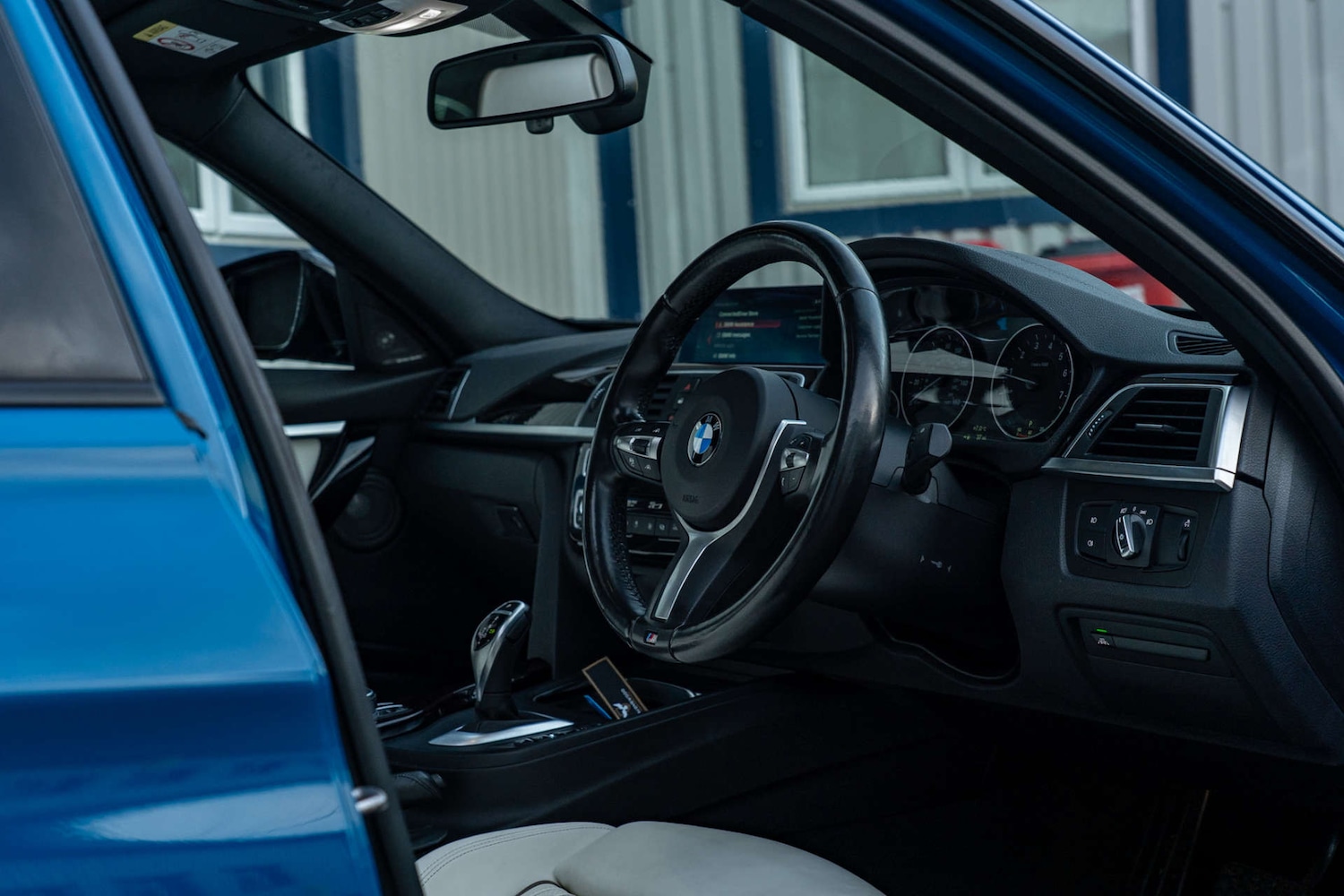 Used BMW 3 Series 2017 for sale - 76698028: Photo 11