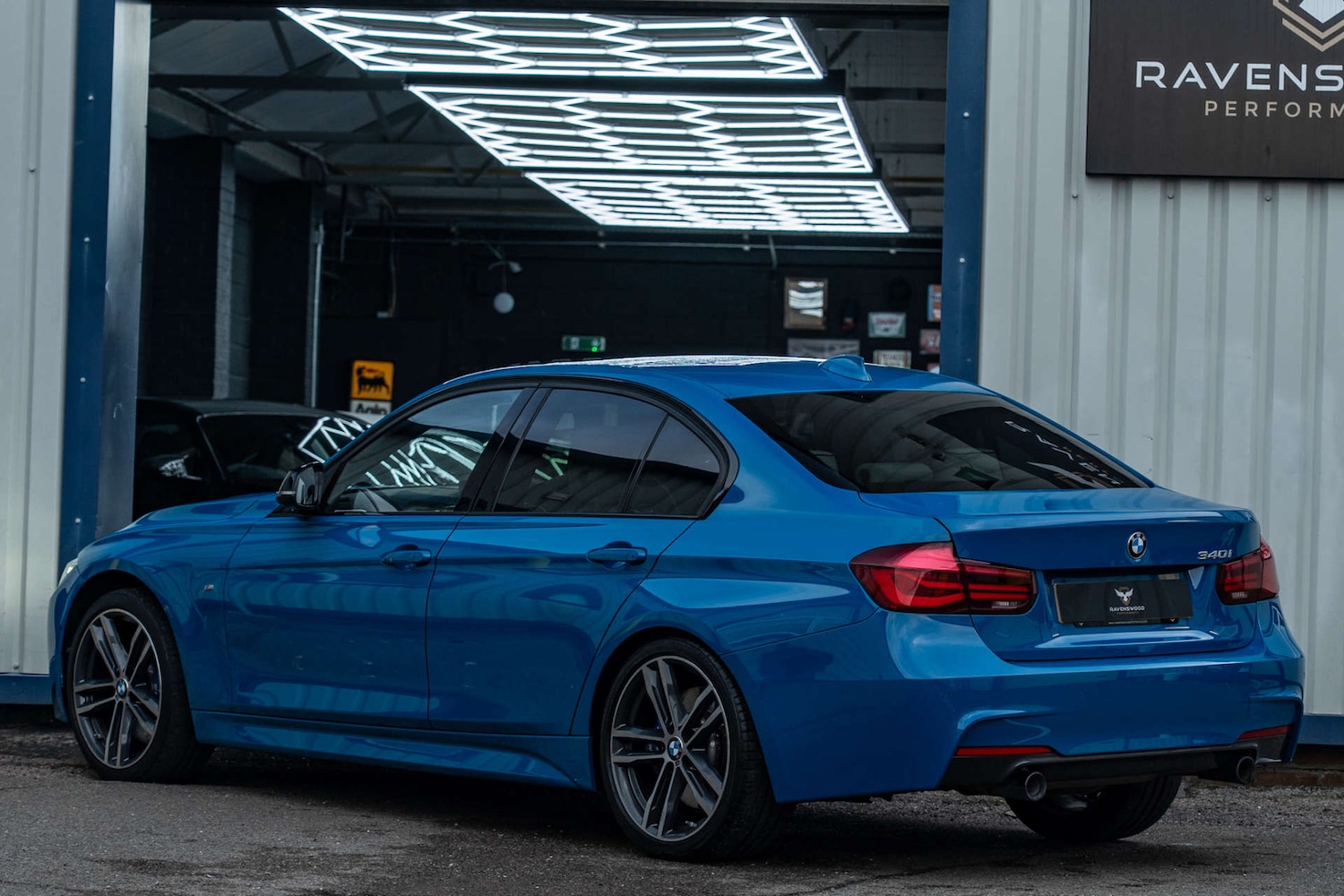 Used BMW 3 Series 2017 for sale - 76698028: Photo 2