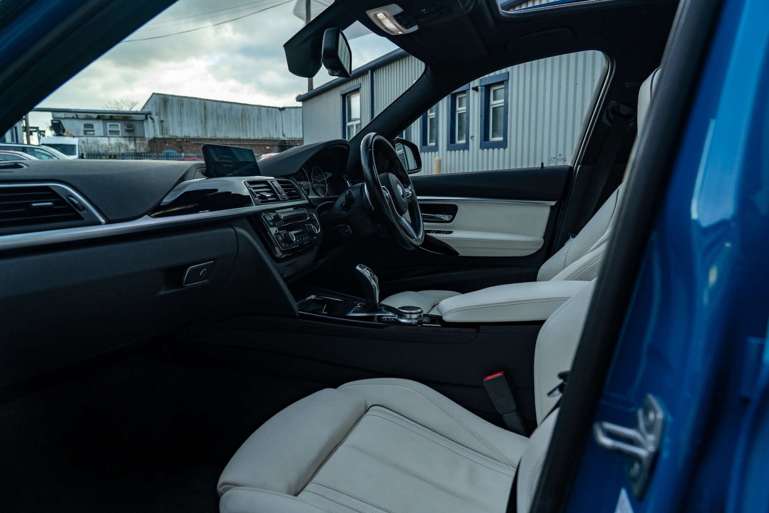 Used BMW 3 Series 2017 for sale - 76698028: Photo 9