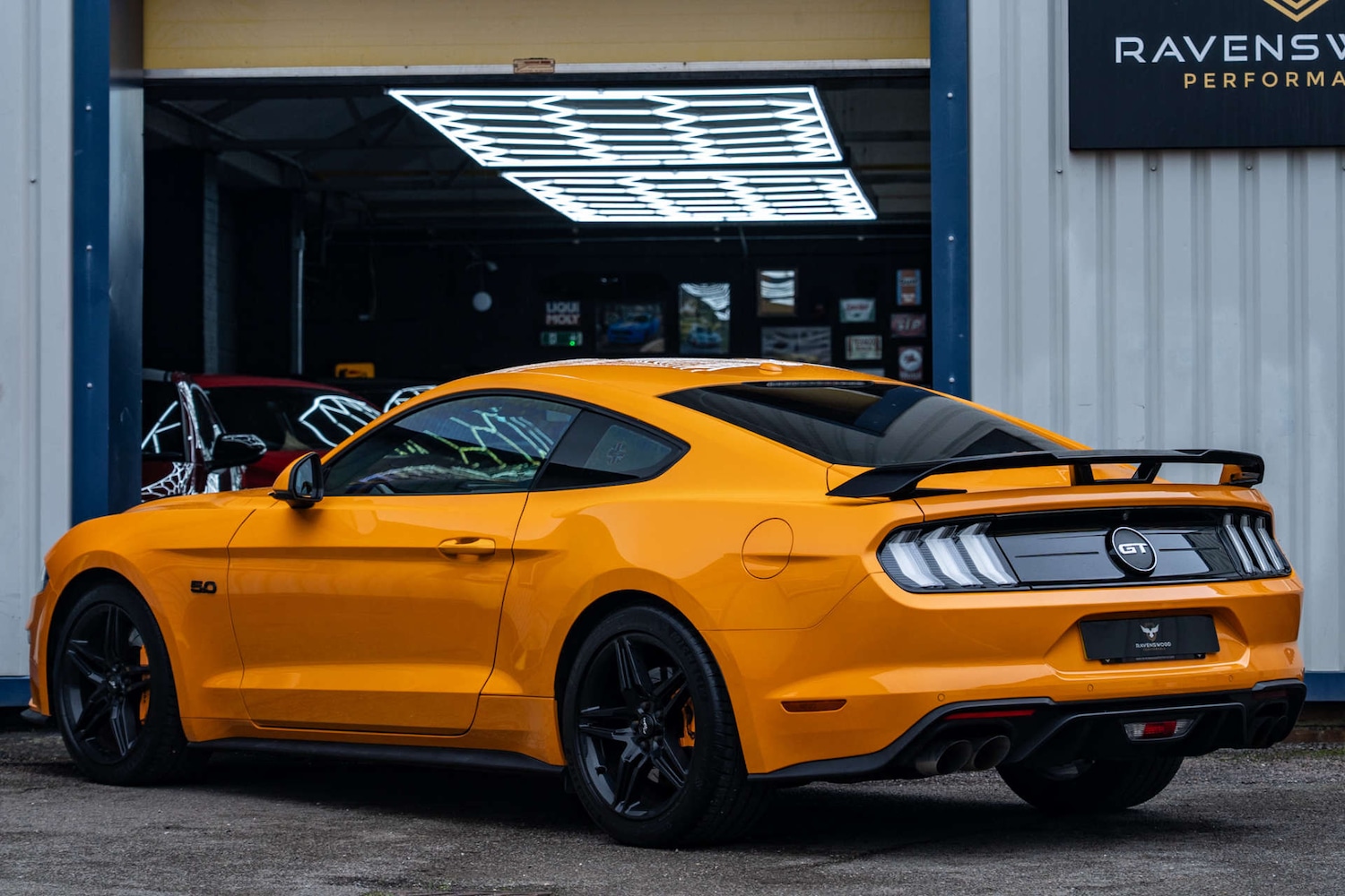 Used Ford Mustang 2018 for sale - 77594882: Photo 2