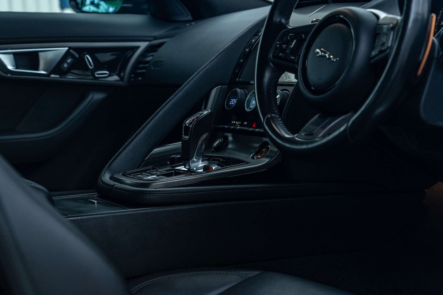 Used Jaguar F-Type 2015 for sale - 76861639: Photo 18