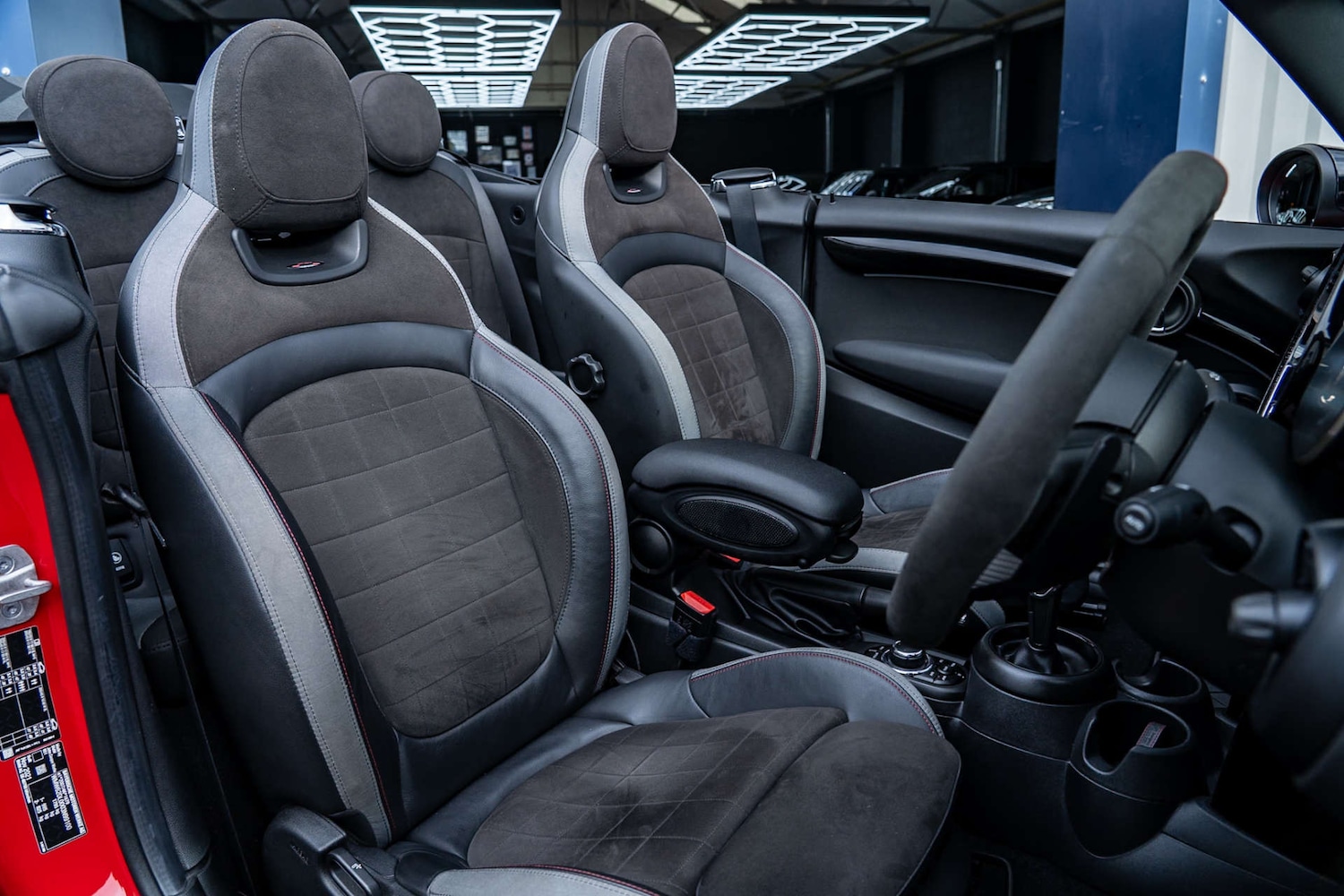 Used MINI Convertible 2022 for sale - 77370952: Photo 10