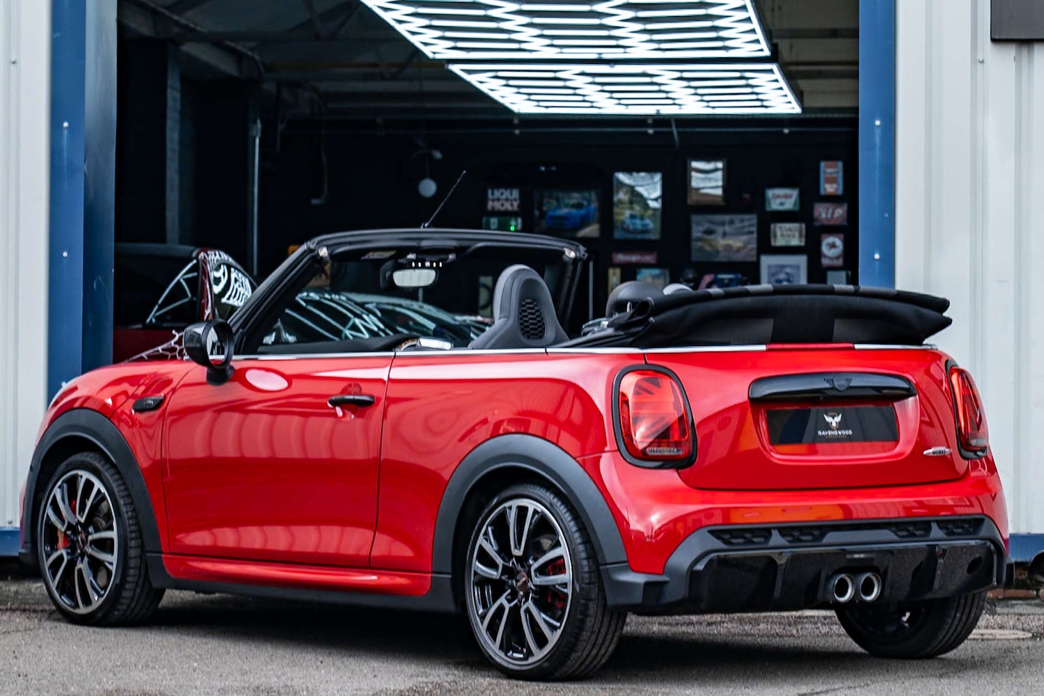 Used MINI Convertible 2022 for sale - 77370952: Photo 2