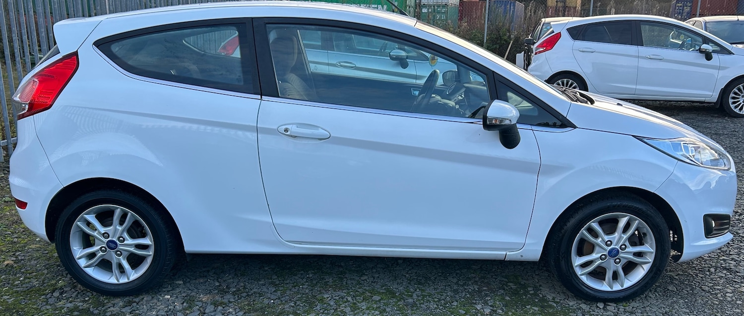 Used Ford Fiesta 2015 for sale - 76697882: Photo 2