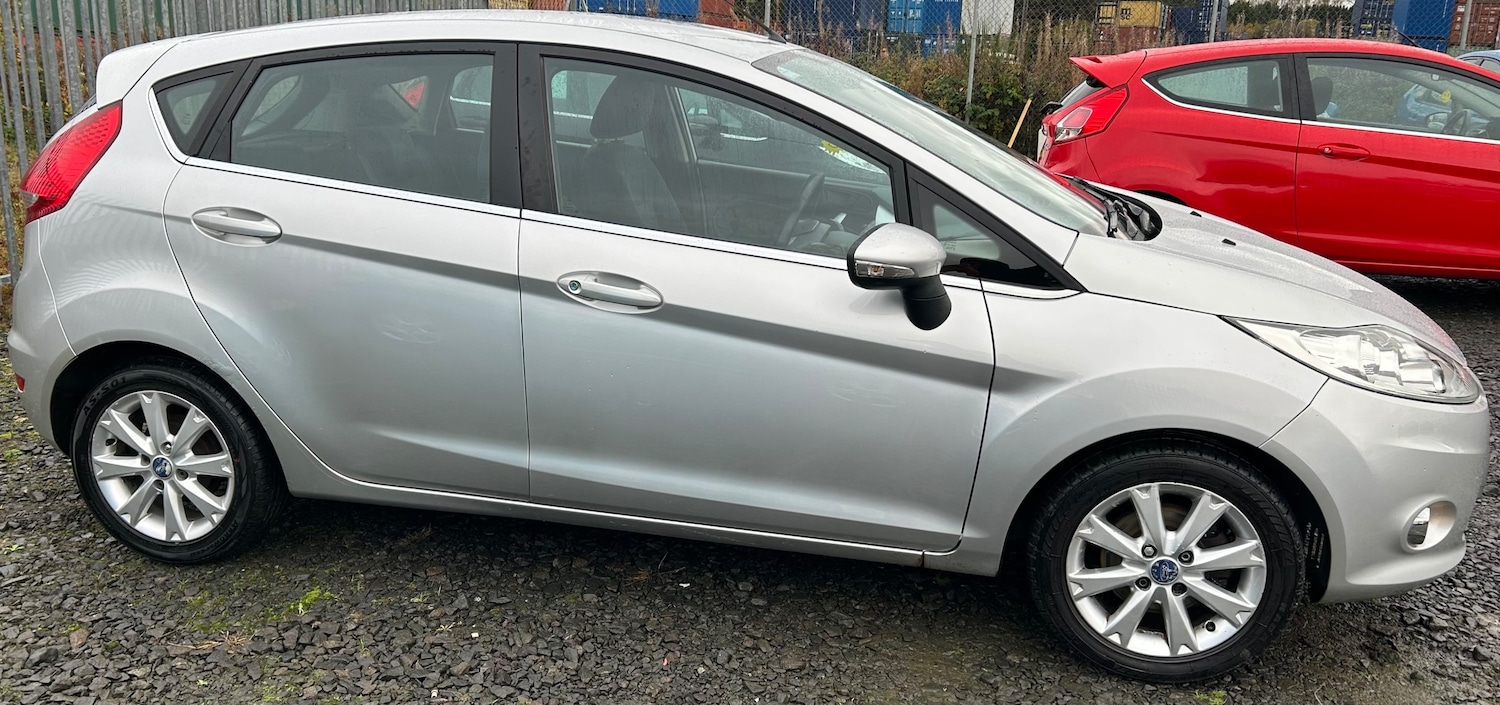 Used Ford Fiesta 2010 for sale - 76339311: Photo 2