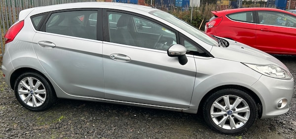Used Ford Fiesta 2010 for sale - 76339311: Photo 2