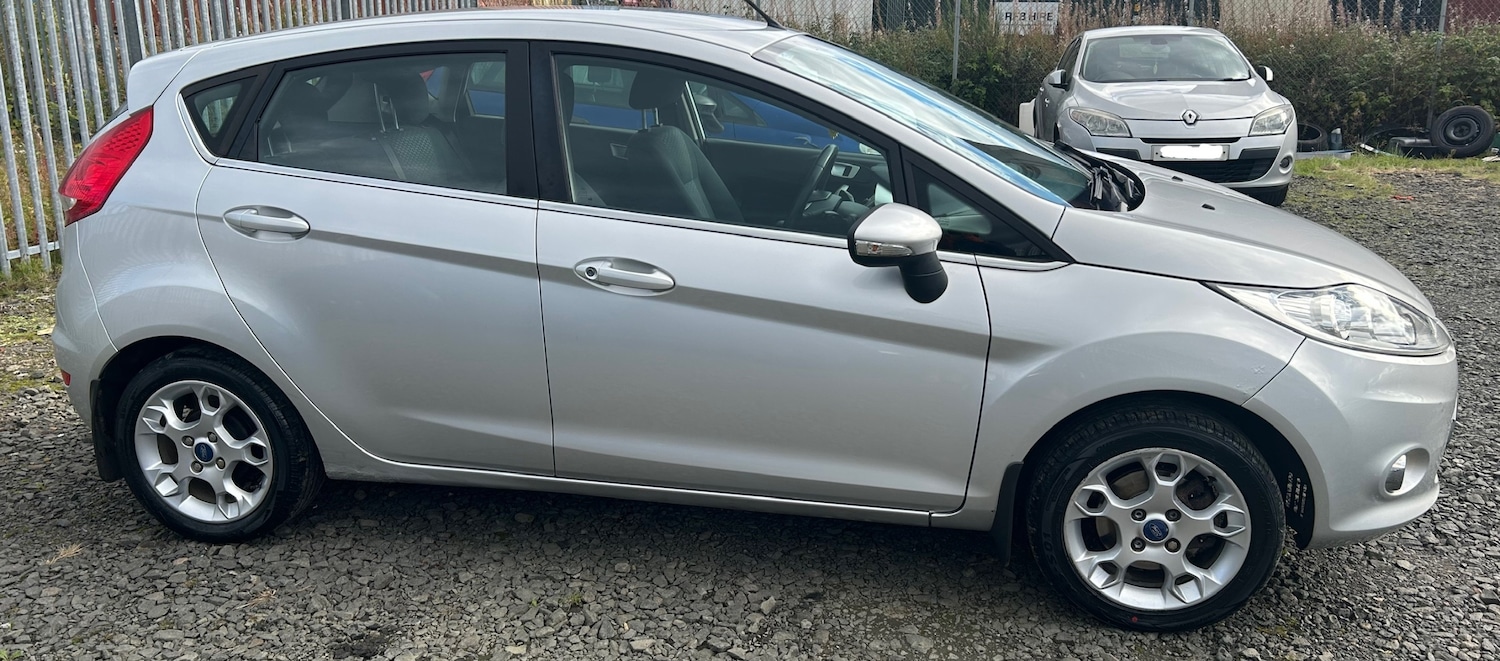 Used Ford Fiesta 2011 for sale - 76034224: Photo 2