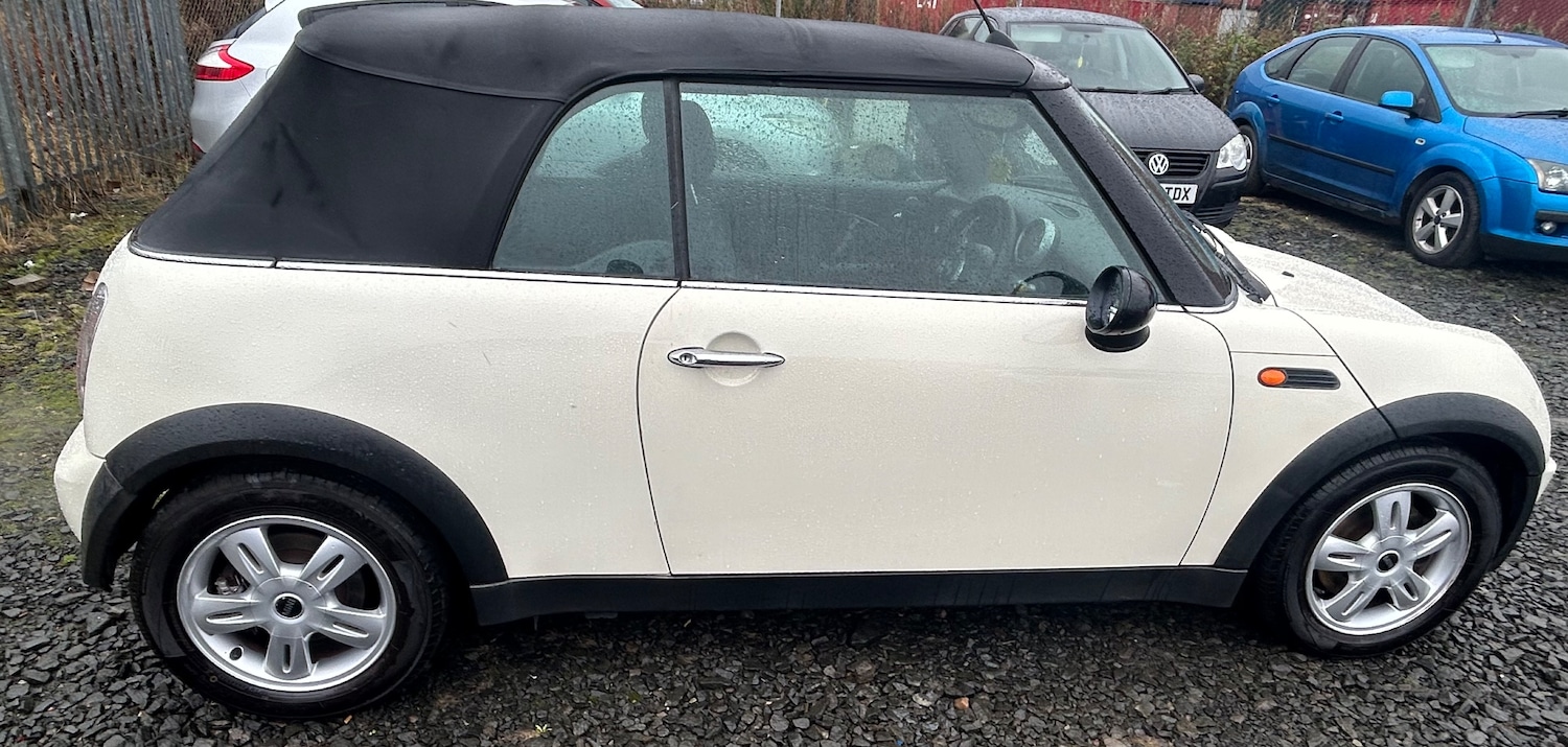 Used MINI Convertible 2006 for sale - 76369004: Photo 2