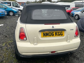 Used MINI Convertible 2006 for sale - 76369004: Photo