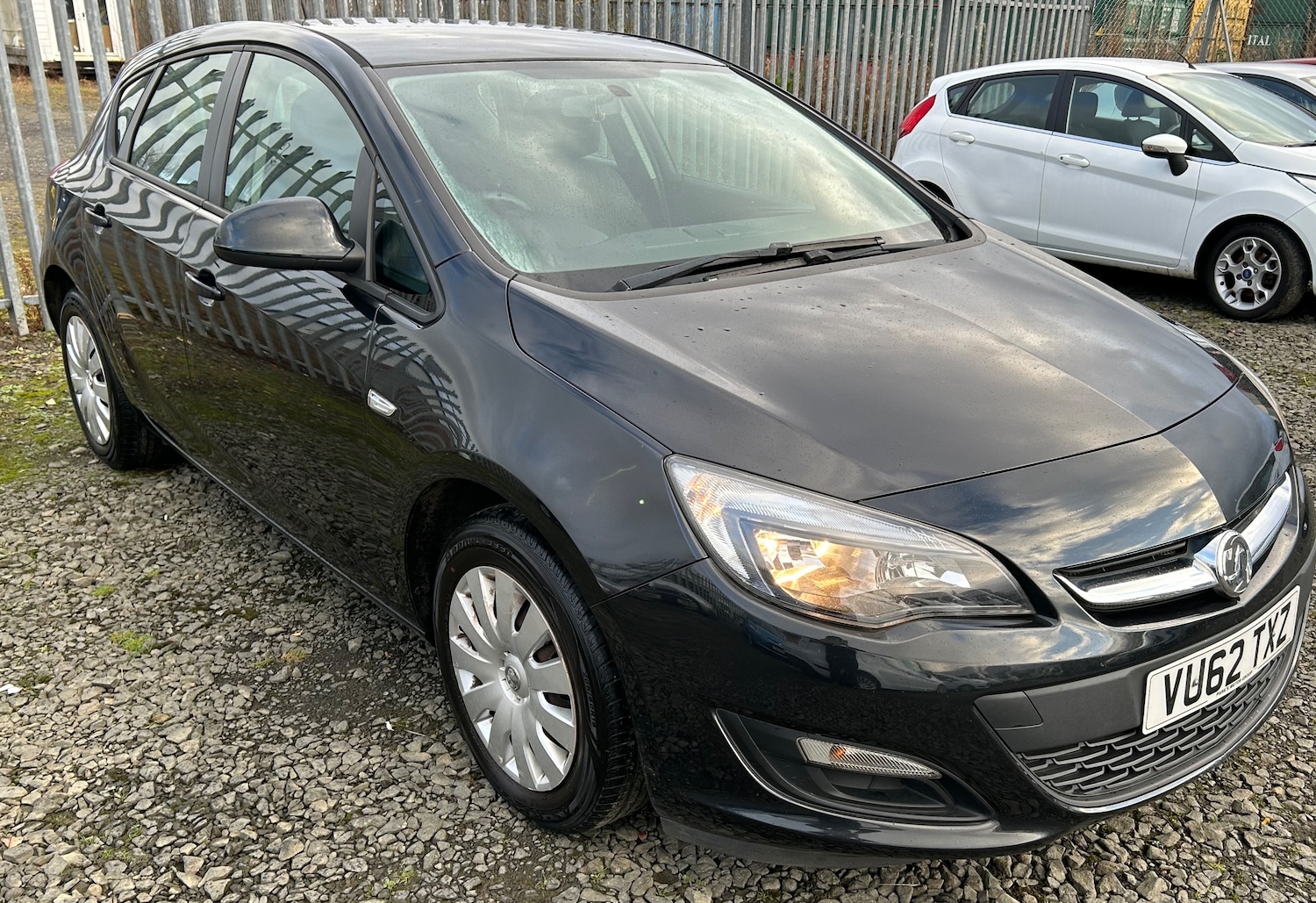 Used Vauxhall Astra 2012 for sale - 76750878: Photo 1