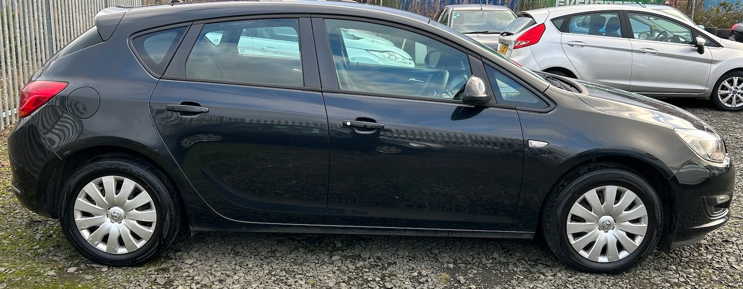 Used Vauxhall Astra 2012 for sale - 76750878: Photo 2