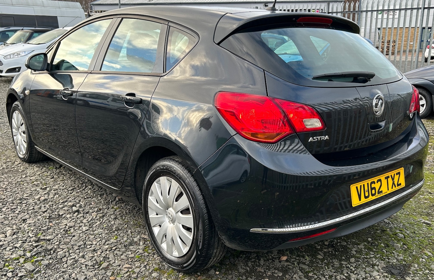 Used Vauxhall Astra 2012 for sale - 76750878: Photo 5