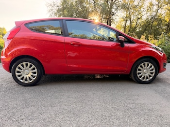 Used Ford Fiesta 2013 for sale - 79203870: Photo