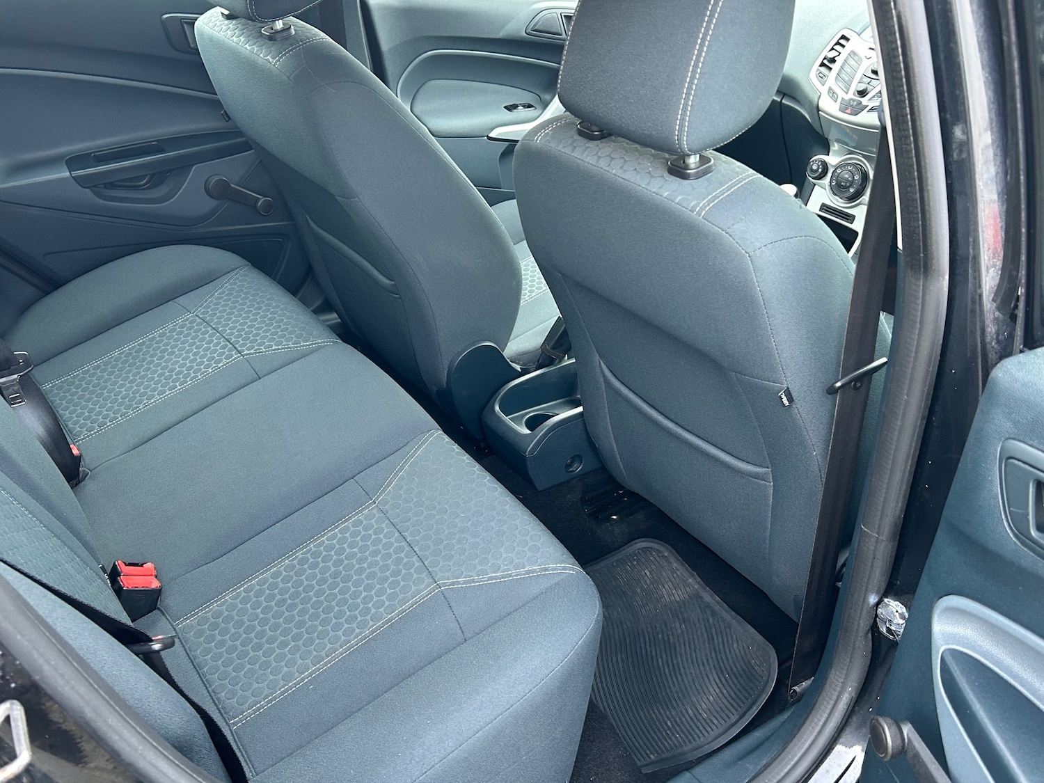 Used Ford Fiesta 2010 for sale - 76191404: Photo 13