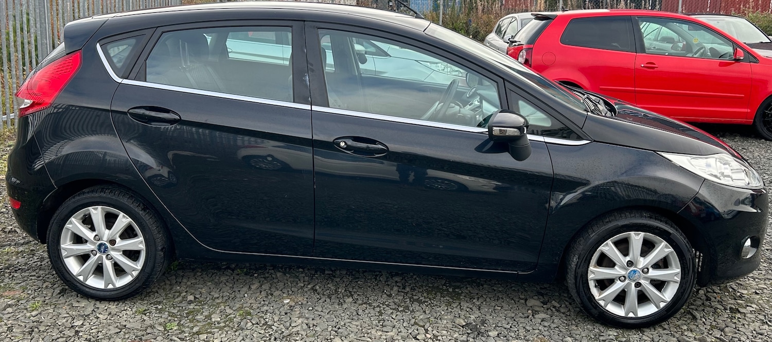 Used Ford Fiesta 2010 for sale - 76191404: Photo 2