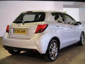 Used Toyota Yaris 2015 for sale - 78828846: Photo