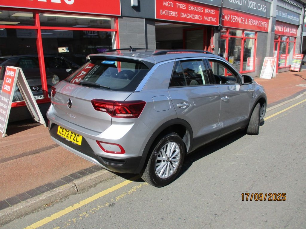 Used Volkswagen T-Roc 2022 for sale - 76406251: Photo 2