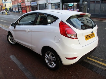 Used Ford Fiesta 2015 for sale - 77065016: Photo