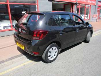Used Dacia Sandero 2017 for sale - 74662652: Photo