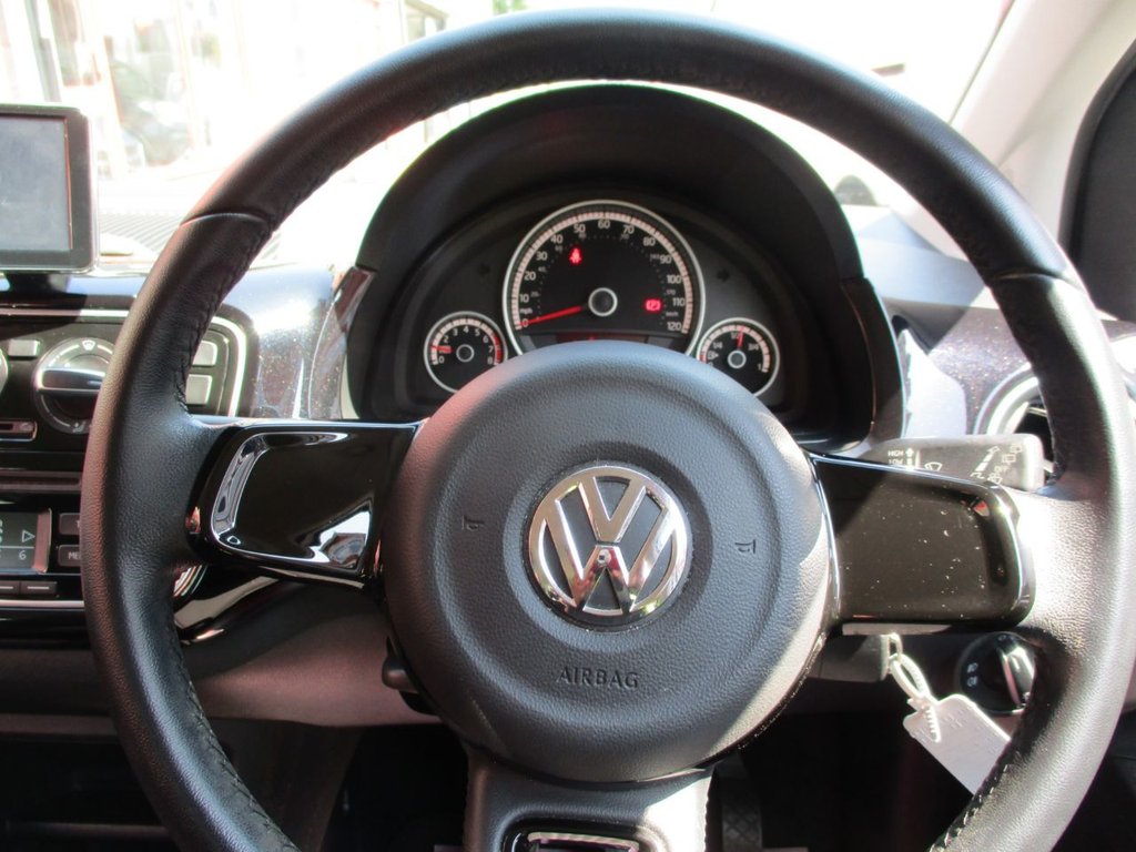 Used Volkswagen up! 2015 for sale - 76395987: Photo 6