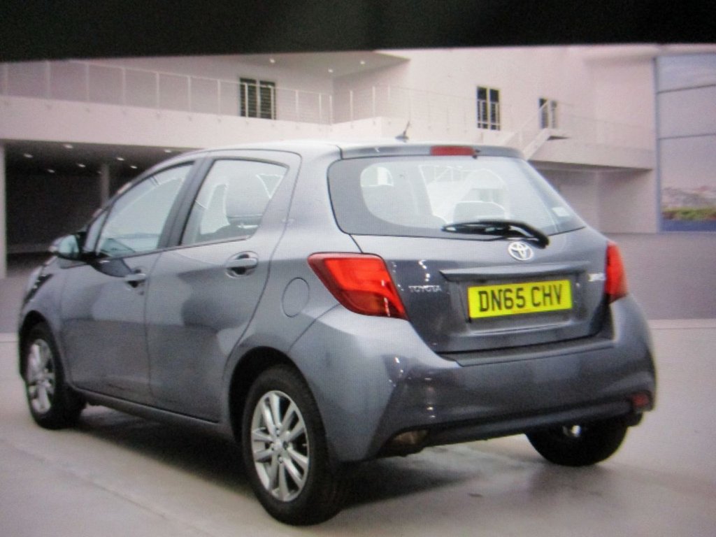 Used Toyota Yaris 2015 for sale - 76470511: Photo 3