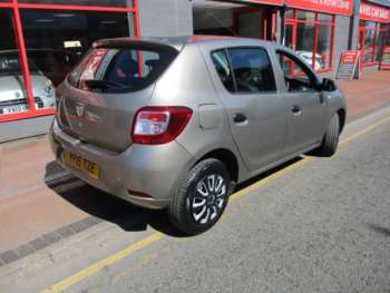 Used Dacia Sandero 2015 for sale - 74734742: Photo