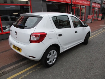Used Dacia Sandero 2015 for sale - 75487552: Photo