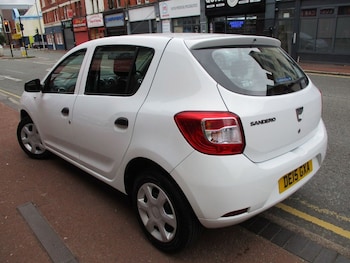 Used Dacia Sandero 2015 for sale - 75487552: Photo