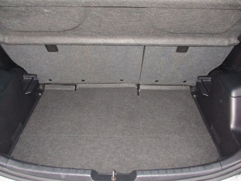 Used Toyota Yaris 2014 for sale - 76841619: Photo 15