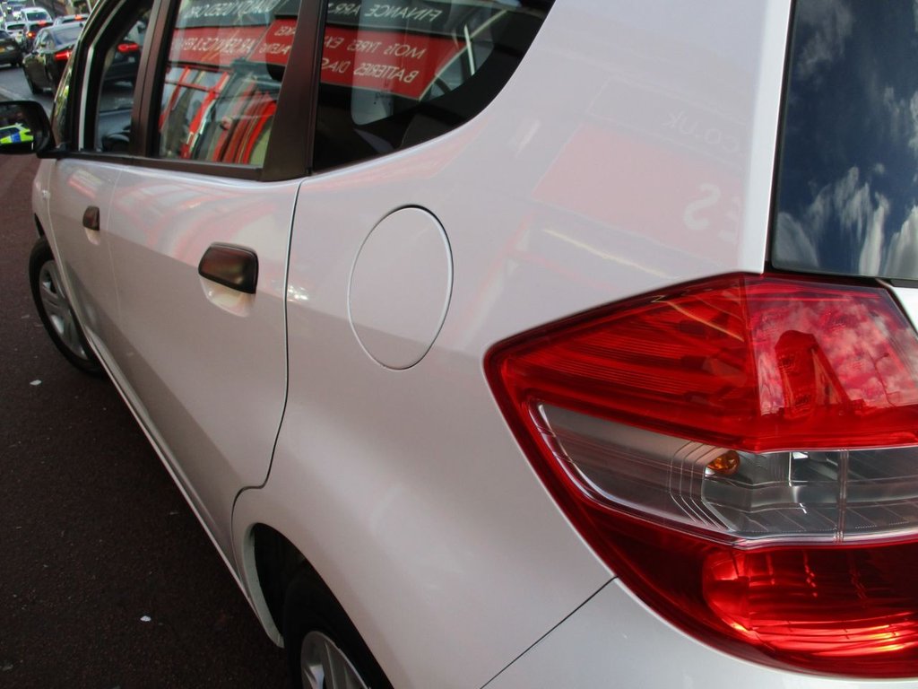 Used Honda Jazz 2014 for sale - 76751135: Photo 23