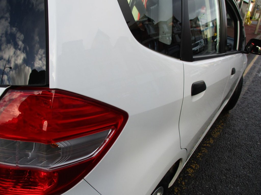 Used Honda Jazz 2014 for sale - 76751135: Photo 24