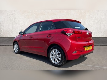 Used Hyundai i20 2017 for sale - 76289056: Photo