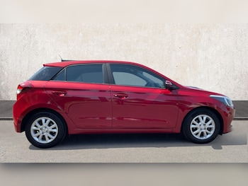 Used Hyundai i20 2017 for sale - 76289056: Photo