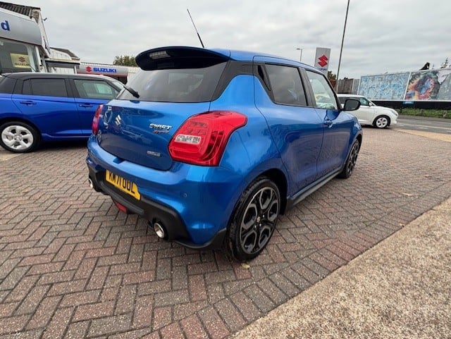 Used Suzuki Swift 2021 for sale - 77891727: Photo 3