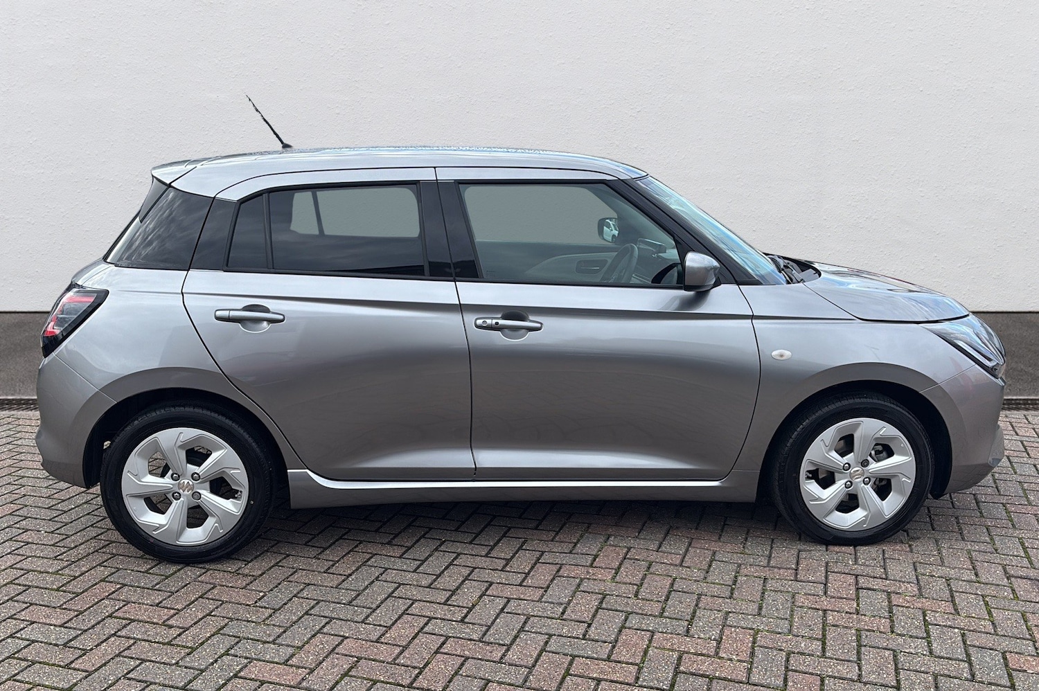 Used Suzuki Swift 2025 for sale - 76680254: Photo 3