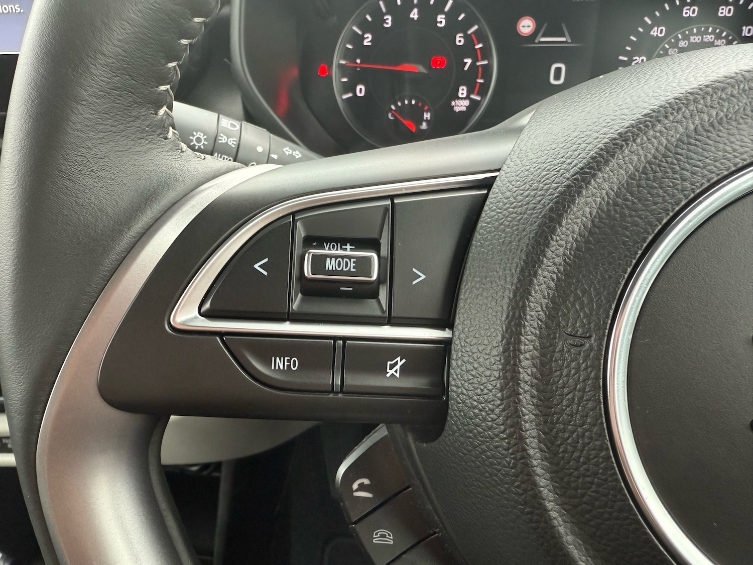 Used Suzuki Swift 2024 for sale - 76676619: Photo 10